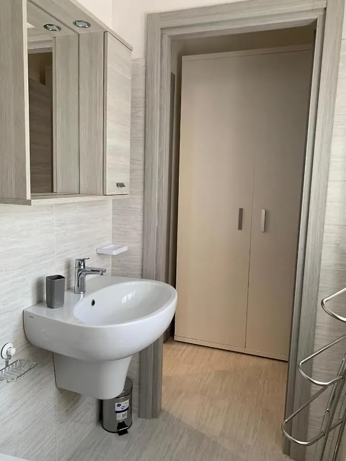 Apartamento Casa Joy Castelletto Di Brenzone Italia